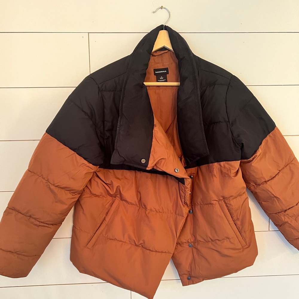 The Colorblock Eco Puffer Jacket XS. Currently retails for $125 Online!
